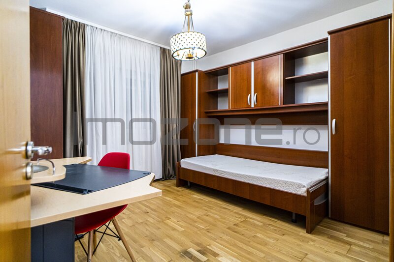 Sebastian 141, 3 camere, 78 mp, et. 1, 2 bai, centrala proprie, disponibil imediat